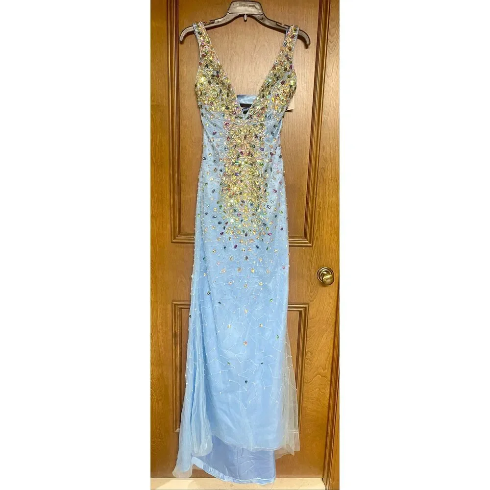 Custom made stunning gown - Picture 2 of 7